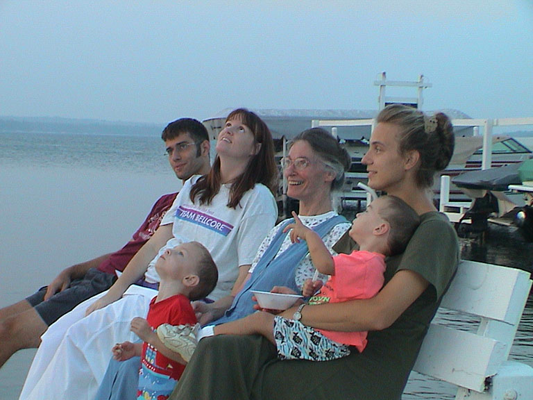 Dan, Tammy, Mom, Laurie, Joe, and Todd look at the birds and the clouds.