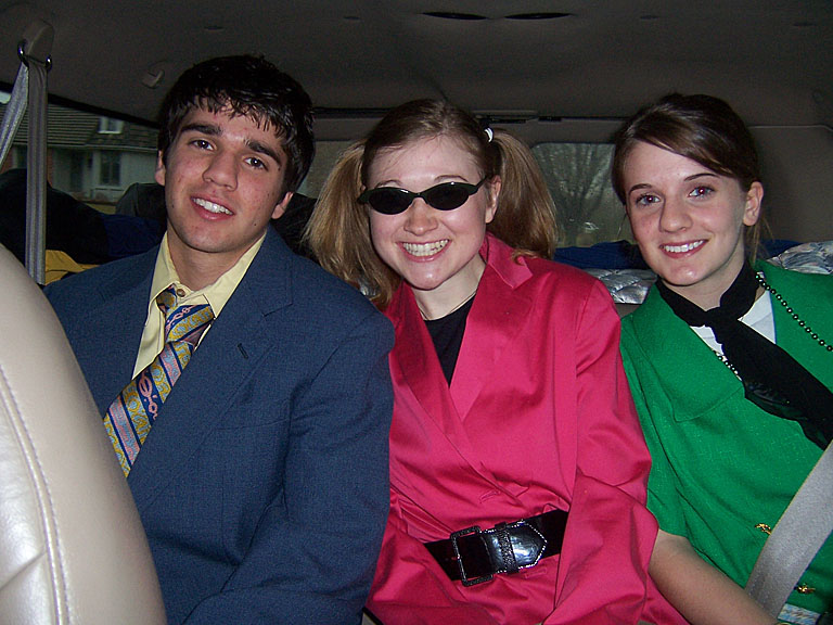 Kyle, Christy and Shannon load into the van and get ready to go to the mall.