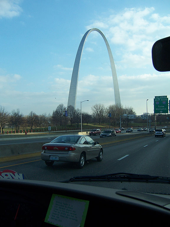 What's a roadtrip without a detour.  Once again, it's the St. Louis Arch.