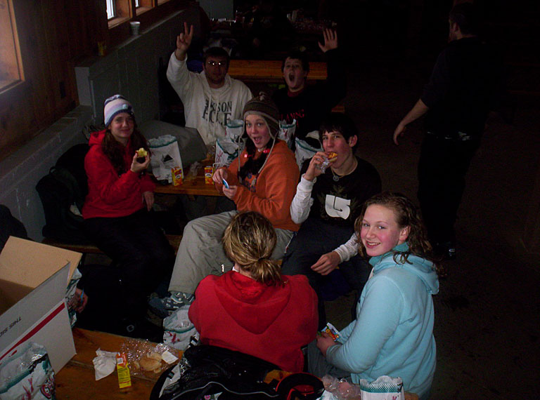 Lunch Time!!! Shannon Fiechter, Tyler Stieglitz, Cameron Stieglitz, Kirsten and Adam Sauder, and Alyssa and Kacie Klopfenstein.